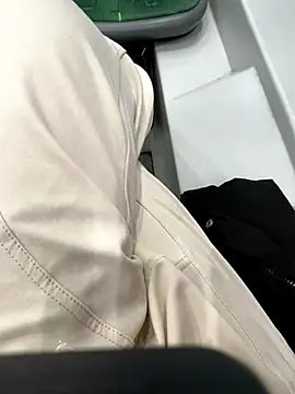 eveangelll online show from October 17, 2025, 4:04 am