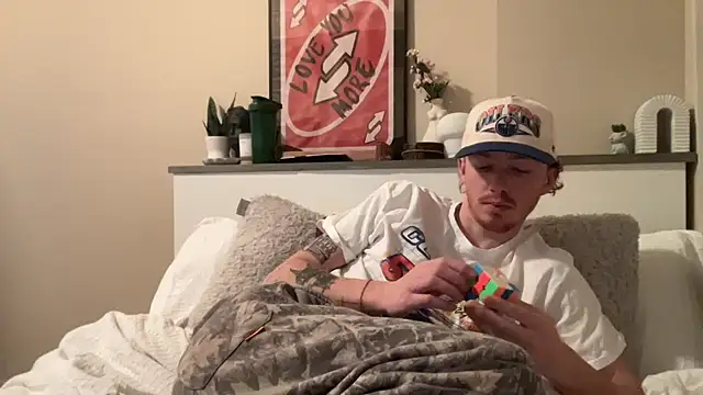 Snapshot of younghungginger chatting on December 21, 2024, 3:25 am younghungginger online show from December 21, 2024, 3:25 am