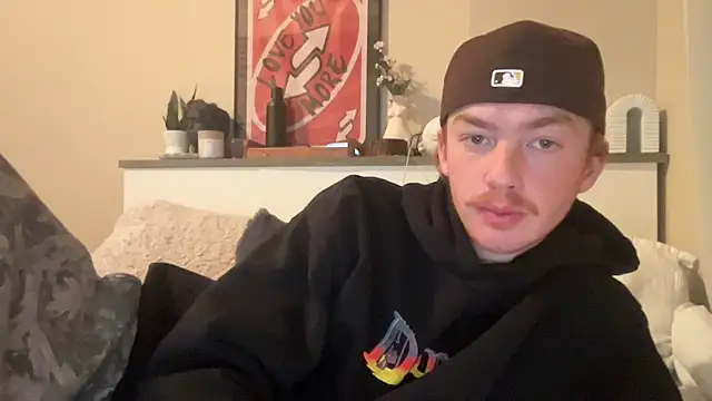 Snapshot of younghungginger chatting on February 28, 2025, 3:48 am younghungginger online show from February 28, 2025, 3:48 am