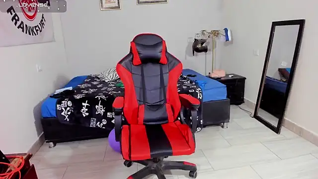 AlejoKhalifa  online show from October 27, 2025, 8:29 am