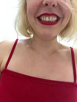Yourdirtybitch online show from June 9, 2026, 5:57 pm