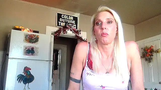 Glamazonx online show from November 18, 2025, 8:13 pm