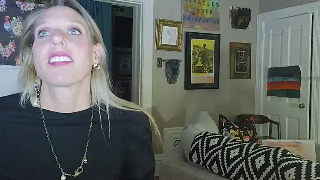 Glamazonx online show from April 1, 2026, 5:52 am