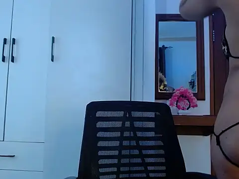 Snapshot of queencydoll chatting on February 16, 2026, 7:37 am queencydoll online show from February 16, 2026, 7:37 am