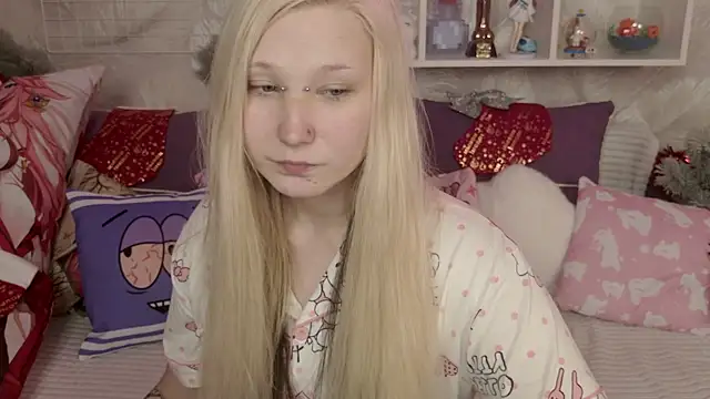 MeowkaKitty online show from December 22, 2025, 2:19 am