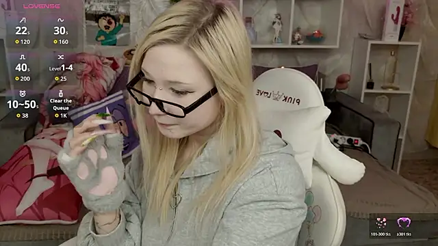 Snapshot of MeowkaKitty chatting on February 25, 2026, 2:10 am MeowkaKitty online show from February 25, 2026, 2:10 am