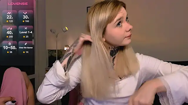 Britney Lynch online show from April 10, 2026, 7:07 pm