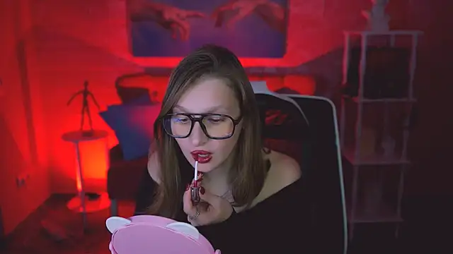 EllaHorton online show from November 18, 2025, 7:51 pm