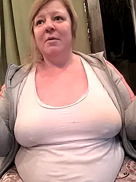 jusichka online show from November 7, 2025, 6:19 pm