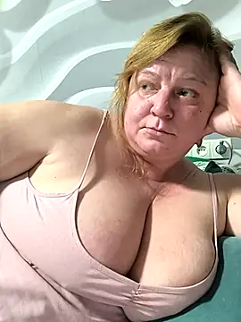 jusichka online show from November 18, 2025, 6:23 pm