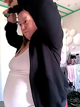 jusichka online show from March 10, 2026, 7:02 am