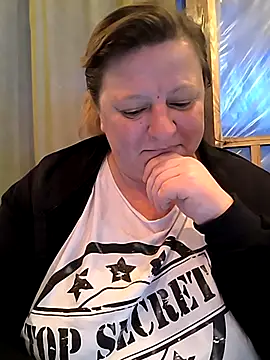 Snapshot of jusichka chatting on April 17, 2026, 5:05 pm jusichka online show from April 17, 2026, 5:05 pm