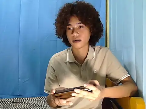 Snapshot of Asiantwink21 chatting on July 29, 2026, 11:47 pm Asiantwink21 online show from July 29, 2026, 11:47 pm