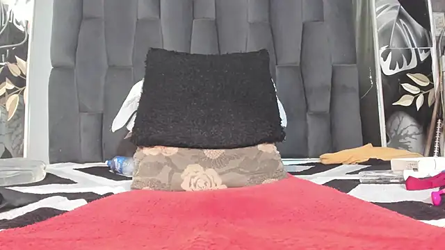 Snapshot of hot_milkbitch chatting on September 22, 2025, 4:25 am hot milkbitch online show from September 22, 2025, 4:25 am