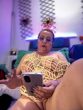 PaulinaSanders X online show from November 15, 2025, 8:38 pm