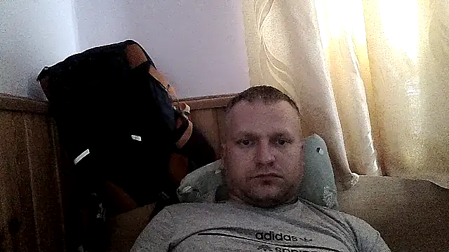 Snapshot of Viktornes1988 chatting on July 6, 2026, 5:48 am Viktornes1988 online show from July 6, 2026, 5:48 am