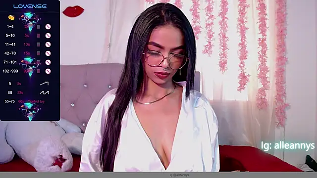 Snapshot of Alleanys_Cristal chatting on March 17, 2025, 5:27 pm Alleanys Cristal online show from March 17, 2025, 5:27 pm