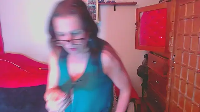 LorenJade online show from October 29, 2025, 7:54 am