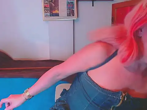 LorenJade online show from February 20, 2026, 7:32 am