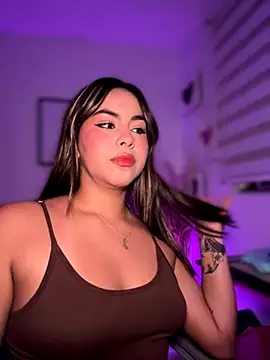 Snapshot of Zarah_Blare chatting on November 13, 2025, 3:27 am Zarah Blare online show from November 13, 2025, 3:27 am