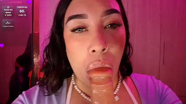 leahtemptation3 online show from November 24, 2025, 1:44 pm