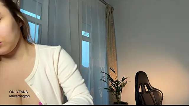 hotexclusive  online show from November 10, 2025, 4:33 am