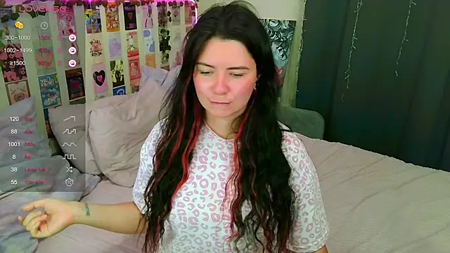 Snapshot of ss-katekisa-ss chatting on November 4, 2025, 10:31 pm ss-katekisa-ss online show from November 4, 2025, 10:31 pm