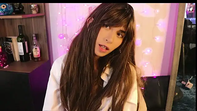 Snapshot of _lucy_white_ chatting on December 9, 2024, 2:02 am  lucy white  online show from December 9, 2024, 2:02 am