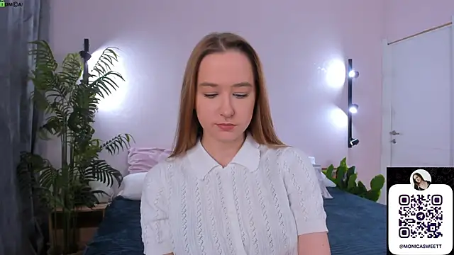 Sweett Monica online show from May 22, 2026, 1:02 am
