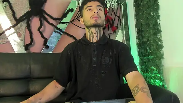Snapshot of JuanCamiilo_66 chatting on October 4, 2025, 3:37 am JuanCamiilo 66 online show from October 4, 2025, 3:37 am