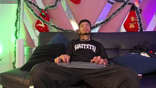 JuanCamiilo 66 online show from November 18, 2025, 2:50 am