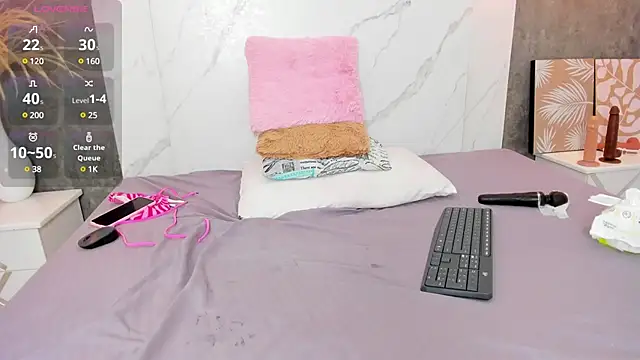 Snapshot of AfroditaRoy chatting on January 5, 2025, 11:44 pm AfroditaRoy online show from January 5, 2025, 11:44 pm