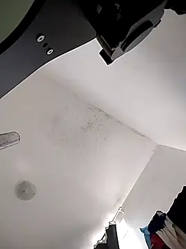 Yara0k online show from September 12, 2025, 11:21 am