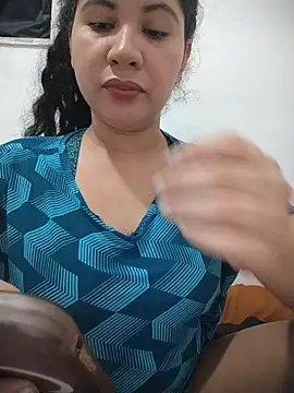 Snapshot of Yara0k chatting on July 30, 2026, 7:29 am Yara0k online show from July 30, 2026, 7:29 am