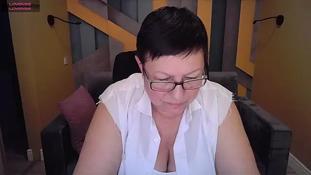 BarbaraTurners online show from February 8, 2025, 2:26 am