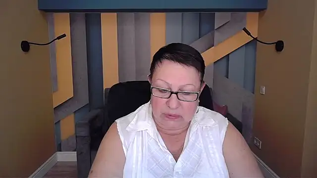 BarbaraTurners online show from November 21, 2025, 7:34 pm