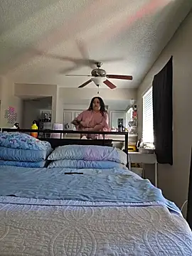 honeeyyy pot online show from December 20, 2025, 8:27 pm