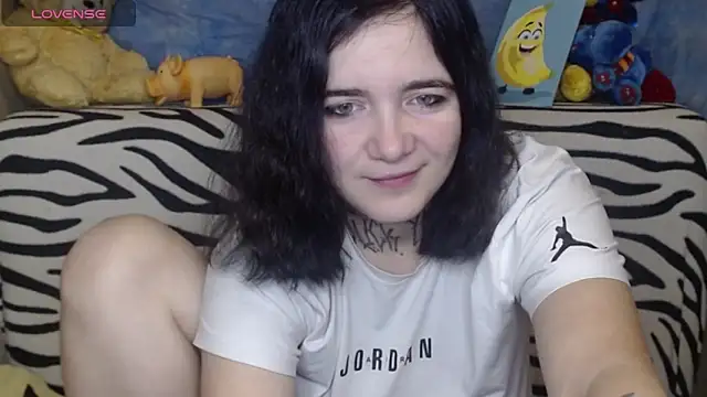 Snapshot of Yours_good_mood chatting on December 13, 2024, 1:15 am Yours good mood online show from December 13, 2024, 1:15 am