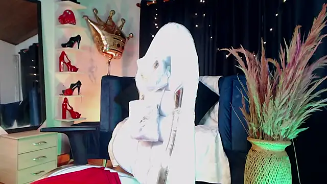 Snapshot of KorayRoussel chatting on March 7, 2025, 3:49 pm KorayRoussel online show from March 7, 2025, 3:49 pm