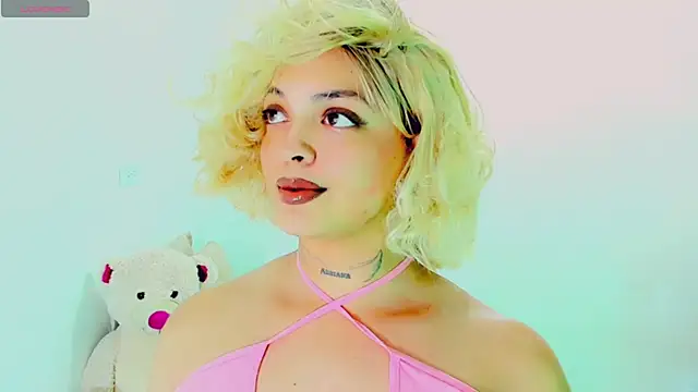 Emmaa Saenz  online show from February 28, 2026, 10:22 pm