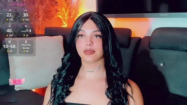 Snapshot of Emmaa_Saenz_ chatting on May 18, 2026, 11:21 pm Emmaa Saenz online show from May 18, 2026, 11:21 pm