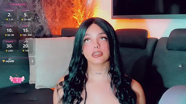 Snapshot of Emmaa_Saenz_ chatting on May 19, 2026, 1:56 am Emmaa Saenz online show from May 19, 2026, 1:56 am
