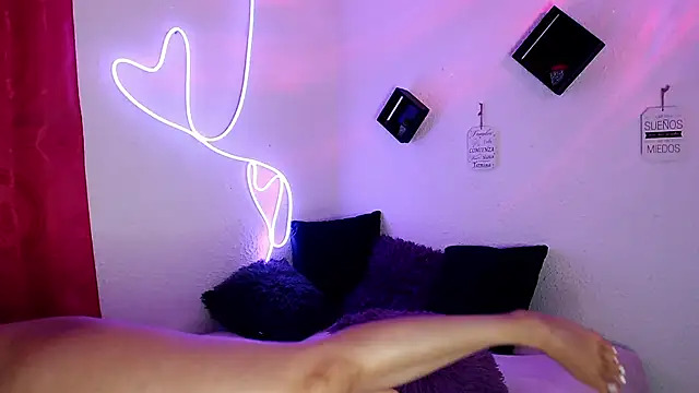 Snapshot of agatha_lovee chatting on March 7, 2025, 6:11 pm agatha lovee online show from March 7, 2025, 6:11 pm