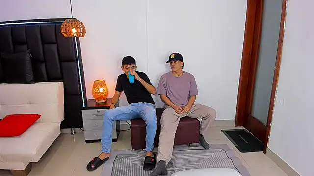 Crazy nigth01 online show from November 23, 2025, 1:16 am