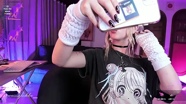 misschloe   online show from February 25, 2025, 12:25 am