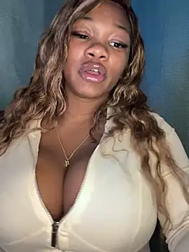 Snapshot of CharismaaBanx chatting on February 7, 2025, 6:03 am CharismaaBanx online show from February 7, 2025, 6:03 am