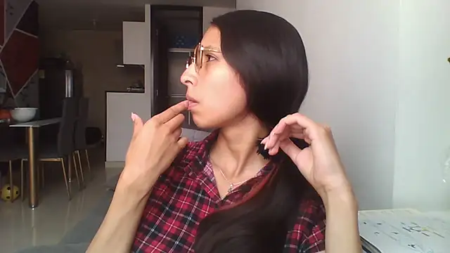 Katalleya jyj online show from February 11, 2026, 7:41 pm