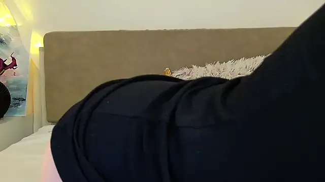 LuisaSin online show from March 4, 2026, 7:36 am