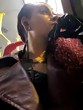 Liilith goddess  online show from October 13, 2025, 1:27 am