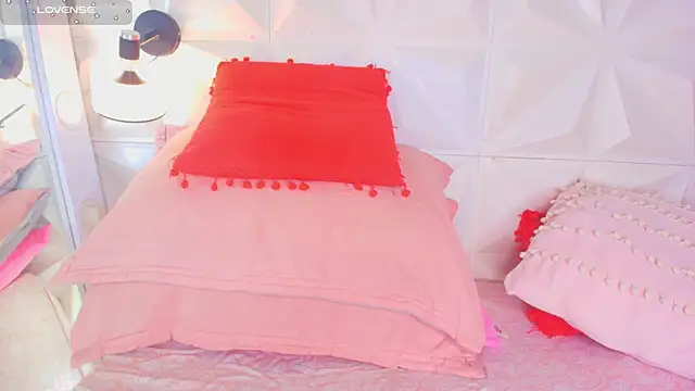 Snapshot of cute_latinaxxx chatting on May 23, 2026, 10:14 pm cute latinaxxx online show from May 23, 2026, 10:14 pm